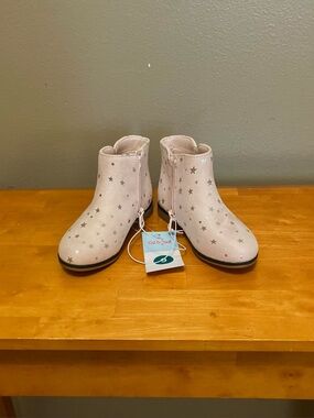 Cat & Jack Penelope Ankle Boots, Blush with Silver Stars - Size 9T (NEW w/Tags)